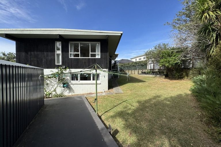 Photo of property in 7 Sykes Avenue, Hatfields Beach, Orewa, 0931