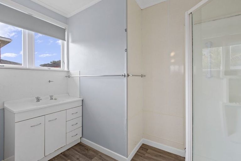 Photo of property in 11 West Hoe Road, Orewa, 0931