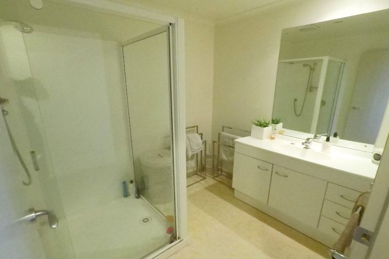 Photo of property in 33a Whaui Street, Brooklyn, Wellington, 6021