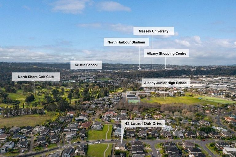 Photo of property in 42 Laurel Oak Drive, Schnapper Rock, Auckland, 0632