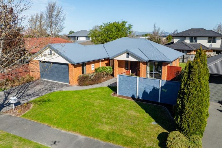 Photo of property in 6a Blarney Place, Casebrook, Christchurch, 8051