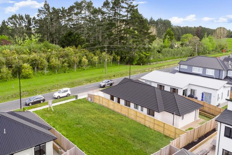 Photo of property in 41 Nobilo Road, Kumeu, 0810