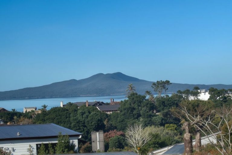 Photo of property in 42 Park Rise, Campbells Bay, Auckland, 0630