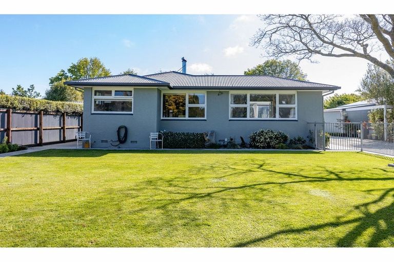 Photo of property in 75 Kowhai Avenue, Rangiora, 7400