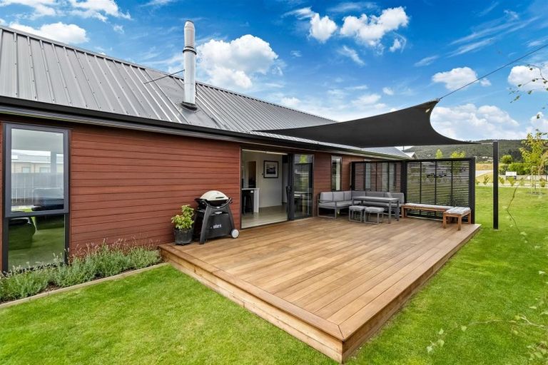 Photo of property in 24 Mount Nicholas Avenue, Wanaka, 9305