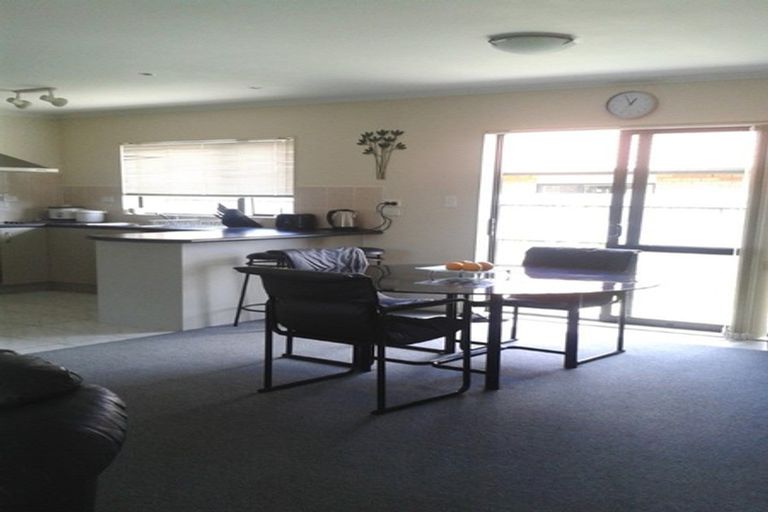 Photo of property in 6 Maadi Place, Papakura, 2110