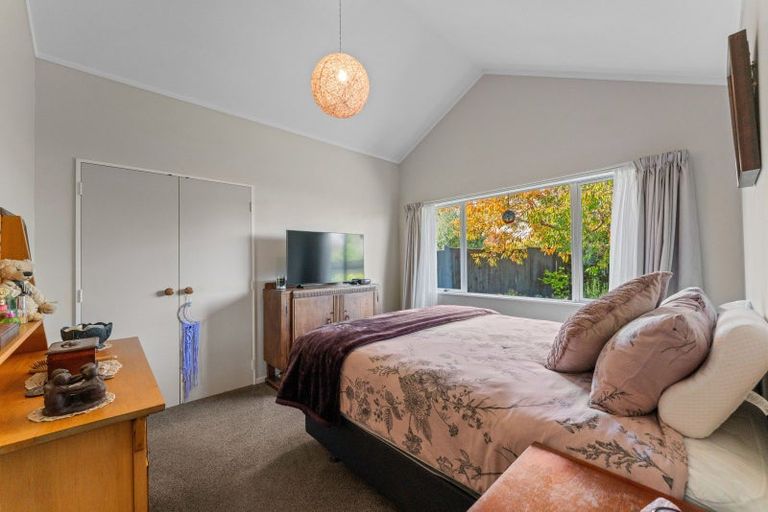 Photo of property in 18 Ward Place, Richmond Heights, Taupo, 3330