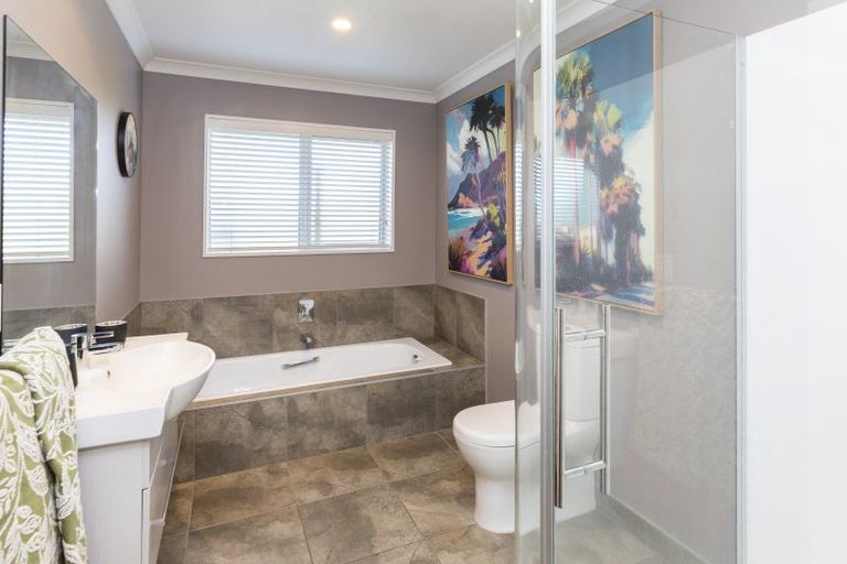 Photo of property in 16c Crown Close, Prebbleton, 7604