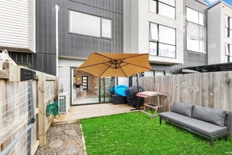 Photo of property in 2/46 Te Kanawa Crescent, Henderson, Auckland, 0610