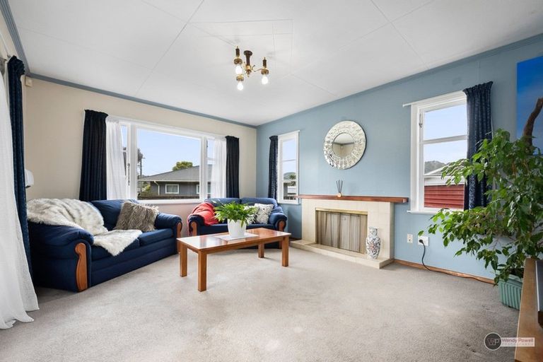 Photo of property in 130 Wainuiomata Road, Wainuiomata, Lower Hutt, 5014