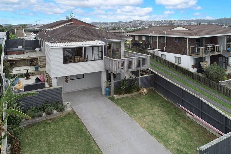 Photo of property in 31 Rosario Crescent, Red Beach, 0932
