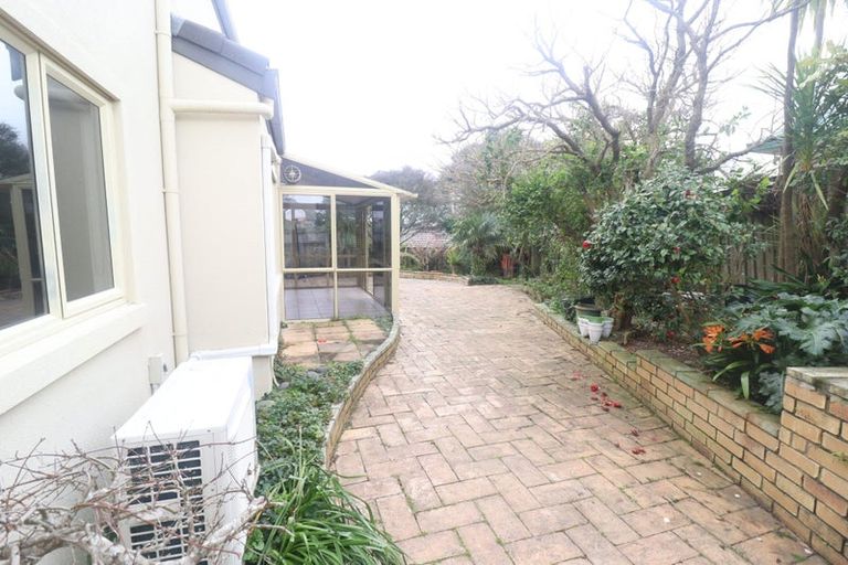 Photo of property in 8 Bushlands Park Drive, Albany, Auckland, 0632