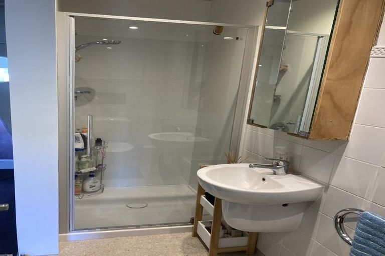 Photo of property in Qba Apartments, 4u/51 Webb Street, Mount Cook, Wellington, 6011