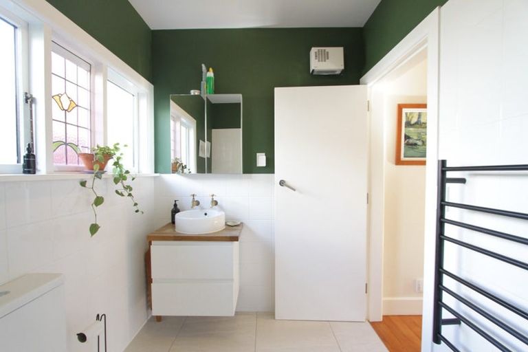 Photo of property in 79 Waimea Terrace, Beckenham, Christchurch, 8023