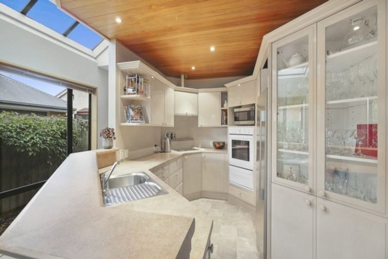 Photo of property in 113 Avonhead Road, Avonhead, Christchurch, 8042