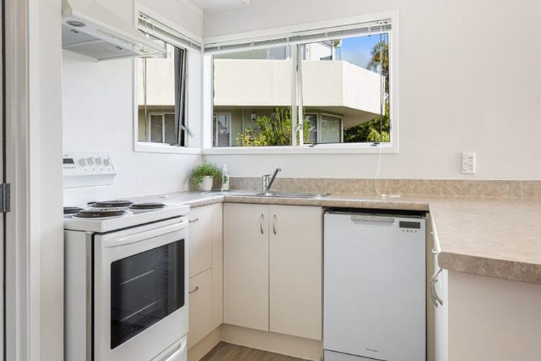 Photo of property in 67 Brigantine Drive, Beach Haven, Auckland, 0626
