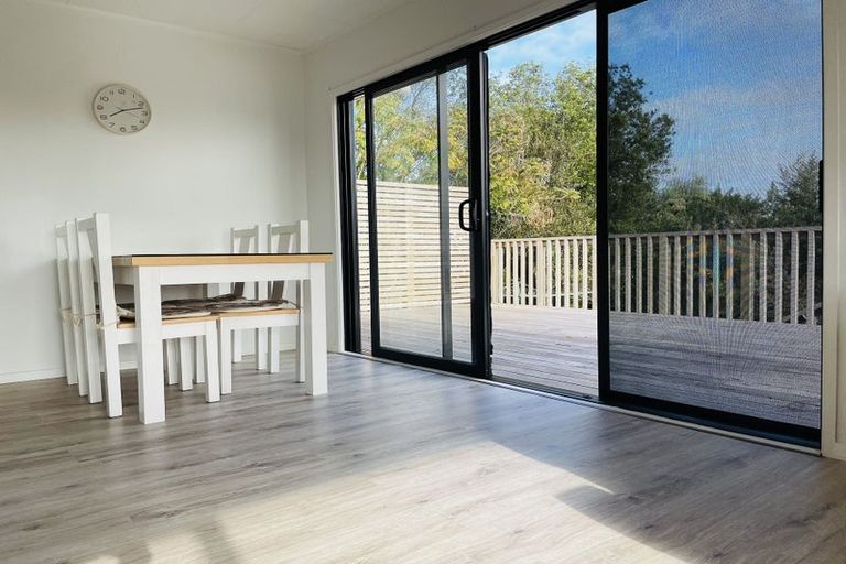 Photo of property in 4 Luxor Place, Massey, Auckland, 0614