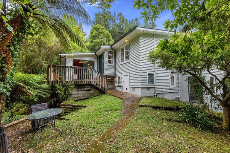 Photo of property in 35 Wyndham Road, Pinehaven, Upper Hutt, 5019