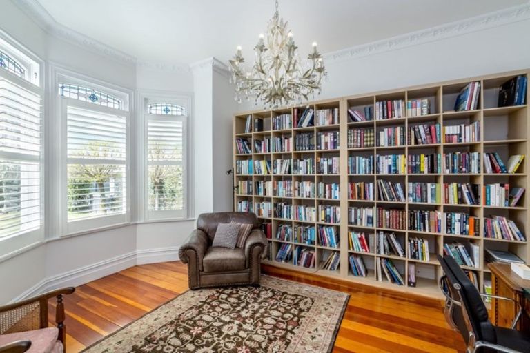 Photo of property in 30 Mcmaster Street, Greytown, 5712