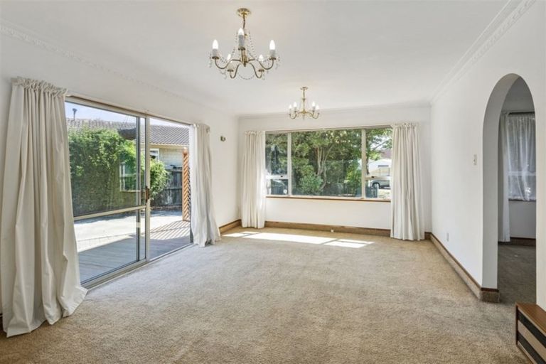 Photo of property in 43 Malabar Crescent, Broomfield, Christchurch, 8042