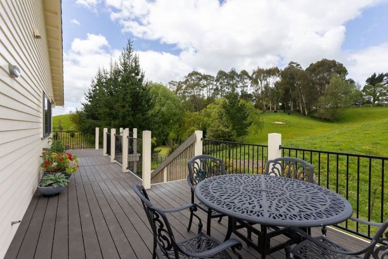 Photo of property in 63 Knight Road, Dannevirke, 4976