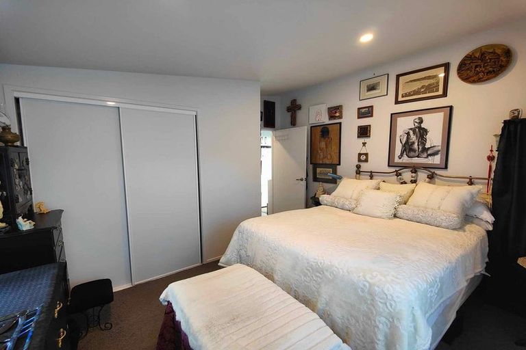 Photo of property in 91 Archmillen Avenue, Pakuranga Heights, Auckland, 2010