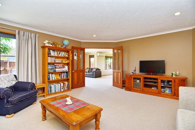 Photo of property in 6 Melford Close, Rangiora, 7400