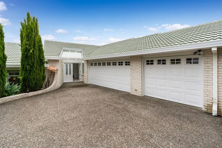Photo of property in 10 Sandpiper Grove, Unsworth Heights, Auckland, 0632