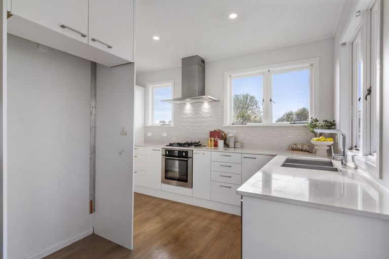 Photo of property in 13 Sheehan Road, Te Atatu South, Auckland, 0610