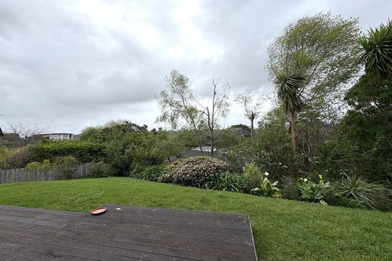 Photo of property in 17 Meteor Place, Schnapper Rock, Auckland, 0632