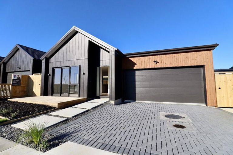Photo of property in 13 Wagyu Lane, Karaka, 2580