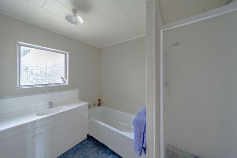 Photo of property in 18 Leeton Drive, Waipukurau, 4200