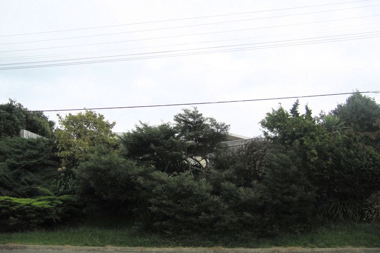 Photo of property in 130 Seaview Road, Paraparaumu Beach, Paraparaumu, 5032