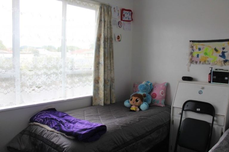 Photo of property in 16 James Street, Dannevirke, 4930