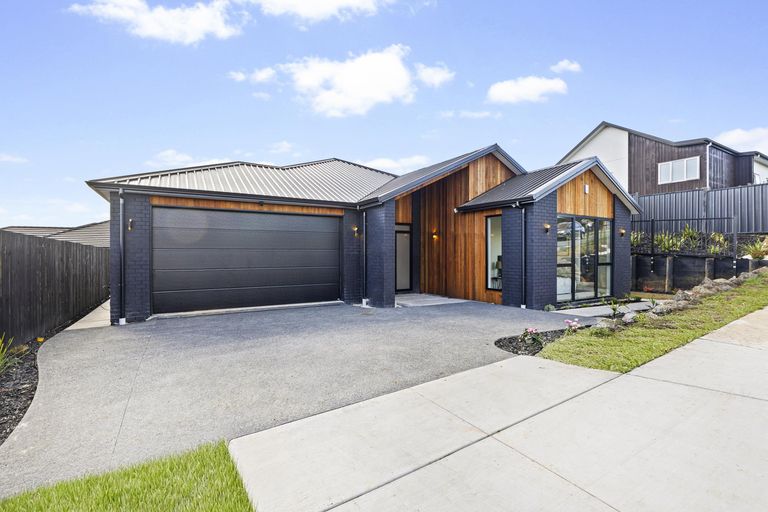 Photo of property in 61 Muster Road, Pukekohe, 2120