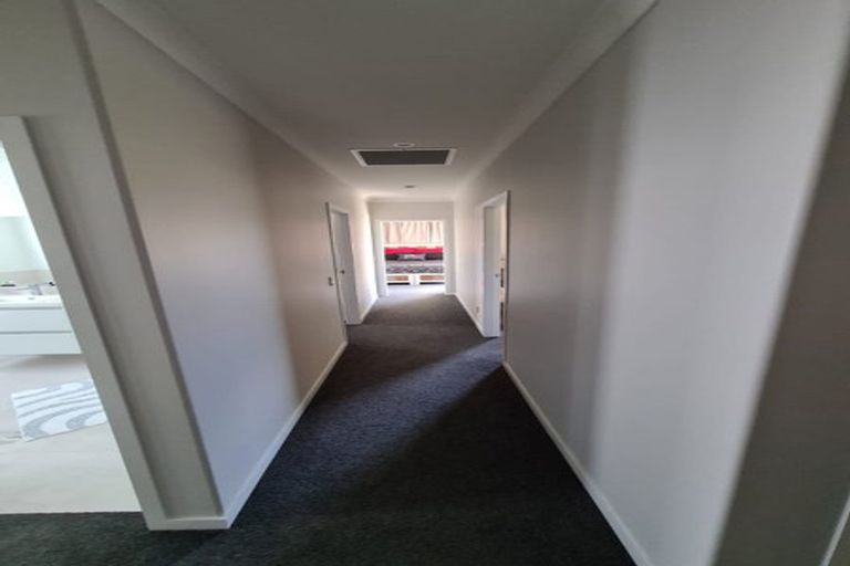 Photo of property in 10 Bridford Way, Paraparaumu, 5032