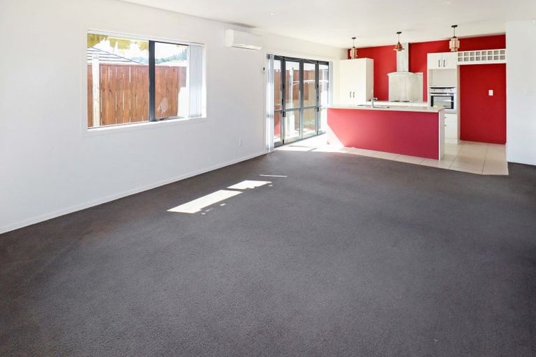 Photo of property in 37 Fraser Colman Grove, Wainuiomata, Lower Hutt, 5014