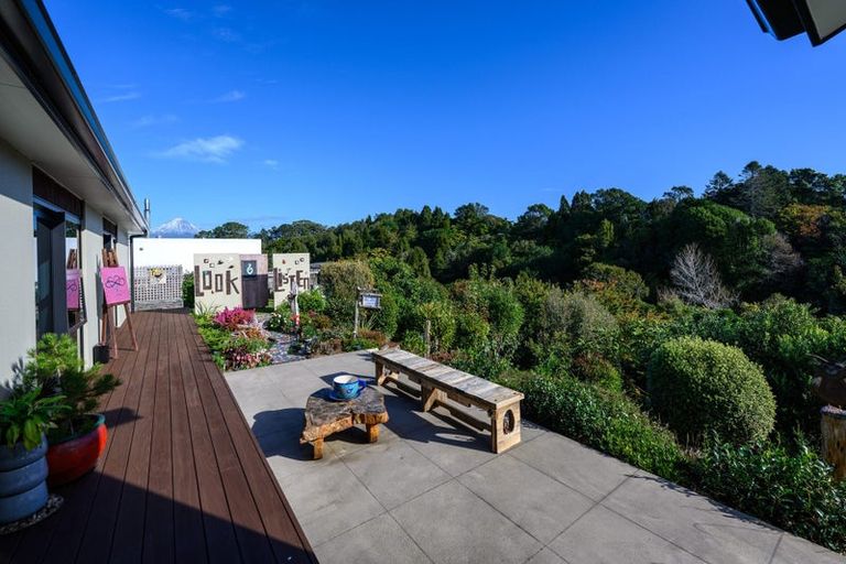 Photo of property in 30b Redwood Crescent, Hurdon, New Plymouth, 4310