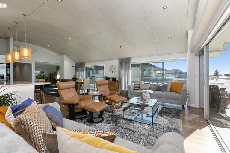 Photo of property in 198 Marine Parade, Mount Maunganui, 3116