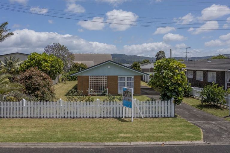 Photo of property in 8 Hamilton Crescent, Whitianga, 3510