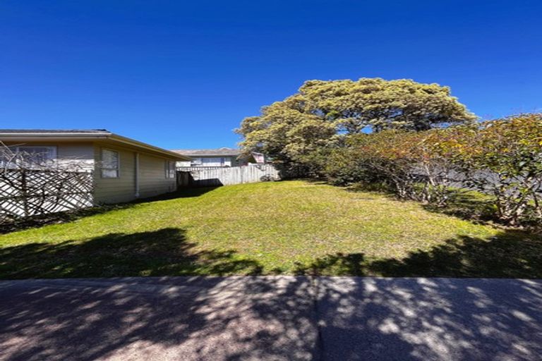 Photo of property in 5 Celeste Place, Totara Vale, Auckland, 0627