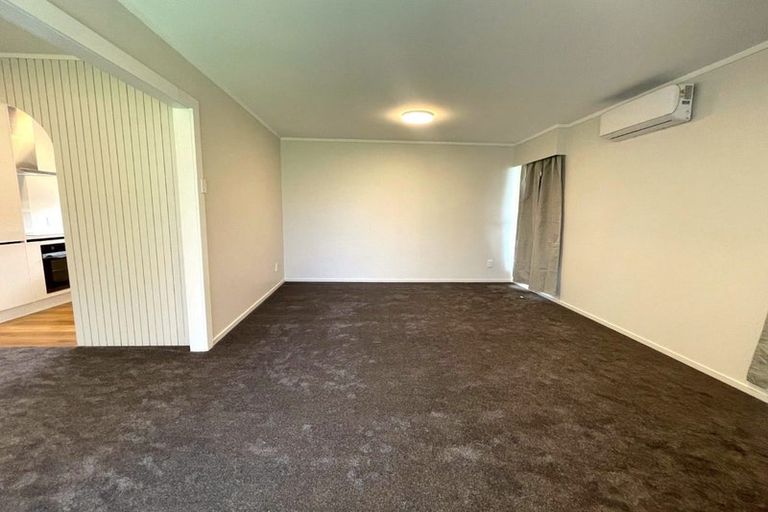 Photo of property in 1 Carbery Place, Manurewa, Auckland, 2102