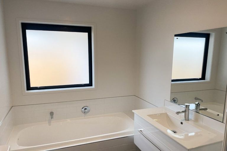 Photo of property in 16 Henshaw Street, Woodend, 7610