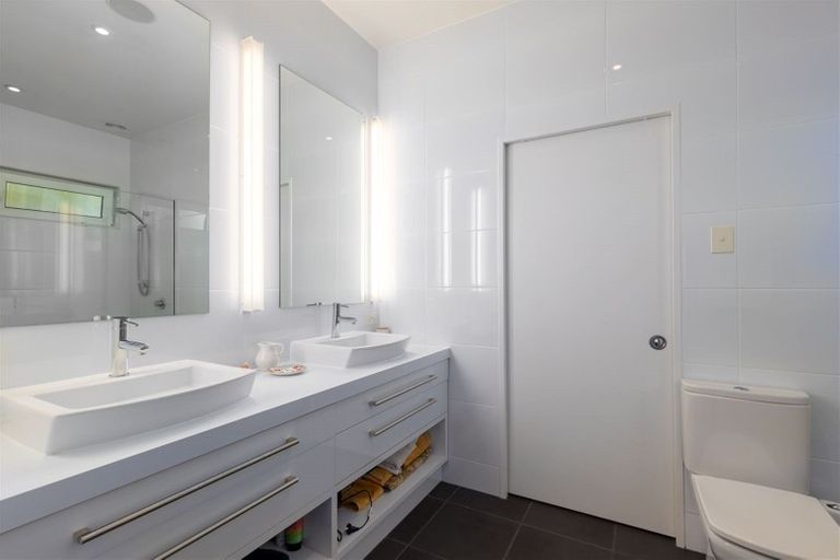 Photo of property in 4 Bradshaw Terrace, Riccarton, Christchurch, 8011