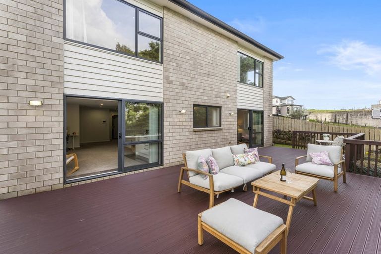 Photo of property in 31 Aldon Lane, The Gardens, Auckland, 2105