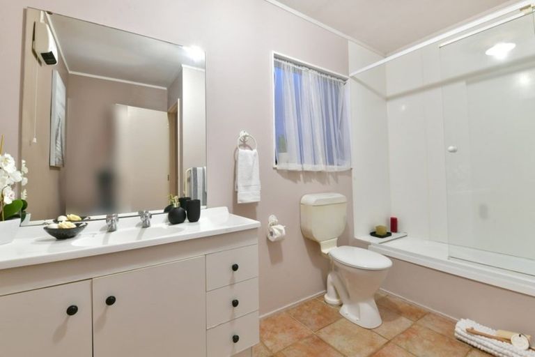 Photo of property in 3 Logan Lane, Stanmore Bay, Whangaparaoa, 0932