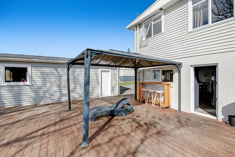 Photo of property in 6 Nelson Street, Helensville, 0800