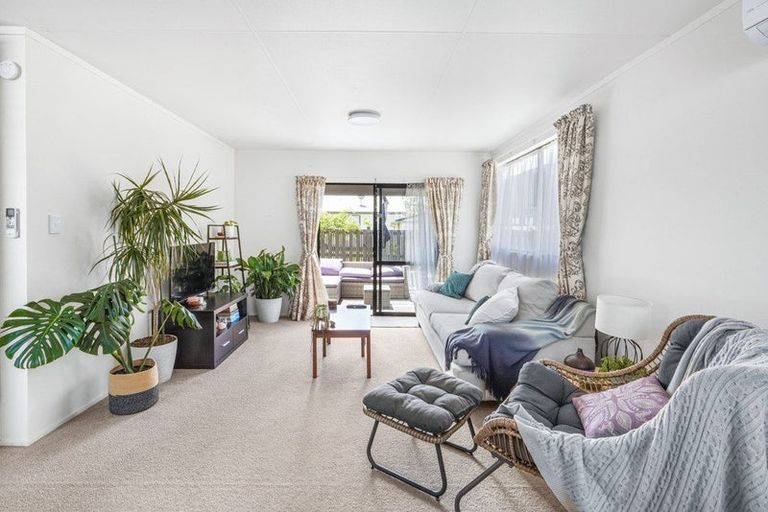 Photo of property in 35 Crawshaw Drive, Nawton, Hamilton, 3200