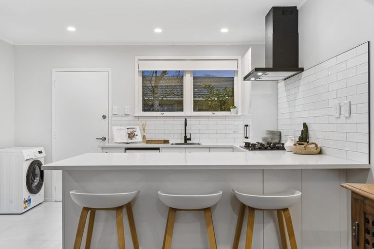 Photo of property in 2/18 Gray Avenue, Mangere East, Auckland, 2024