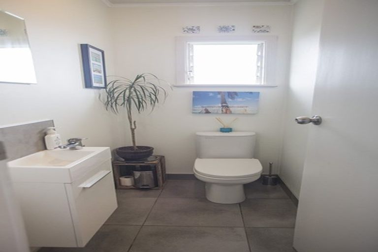 Photo of property in 33 Gilliam Street, New Lynn, Auckland, 0600
